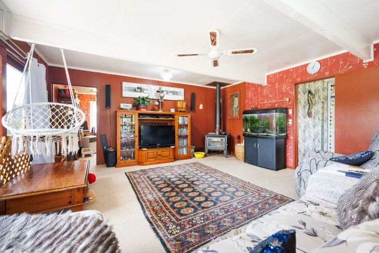 Photo of property in 23 Calico Line, Marton, 4710