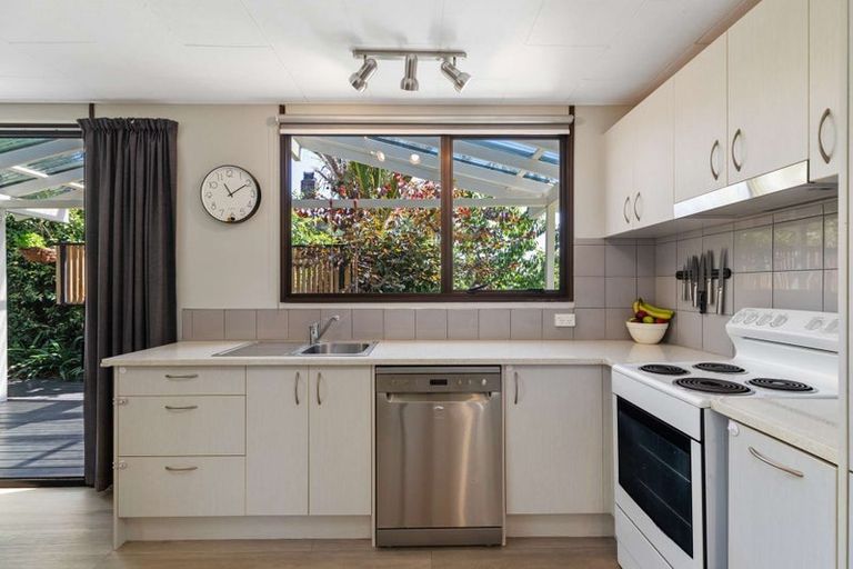 Photo of property in 1/39 Clayburn Road, Glen Eden, Auckland, 0602