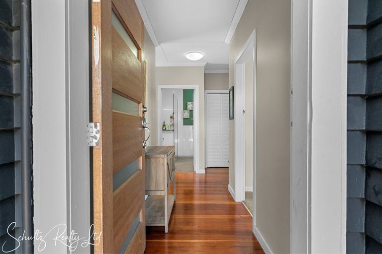 Photo of property in 17a Ash Street, Maungaturoto, 0520