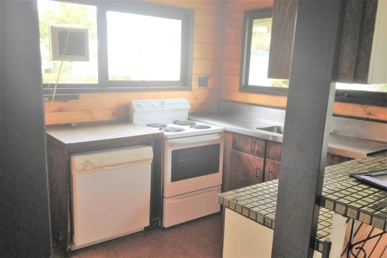 Photo of property in 1 Fitzpatrick Street, Newlands, Wellington, 6037