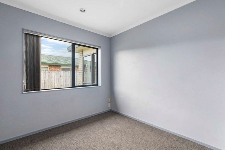Photo of property in 100a Manuroa Road, Takanini, 2112