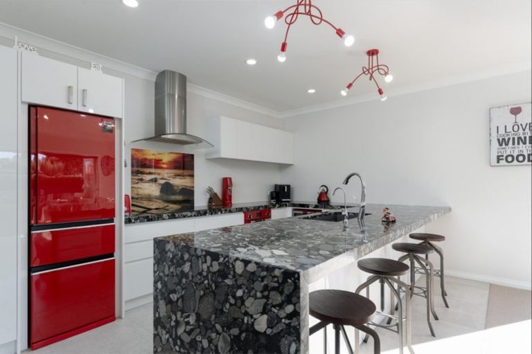 Photo of property in 9 Wood Street, Greytown, 5712