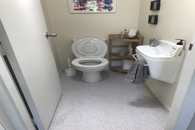 Photo of property in 34 Lyndhurst Road, Tawa, Wellington, 5028