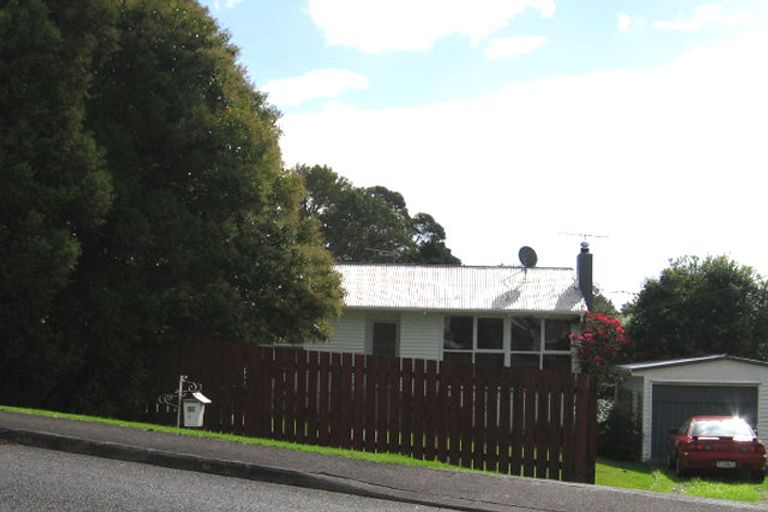 Photo of property in 19 Matipo Road, Te Atatu Peninsula, Auckland, 0610