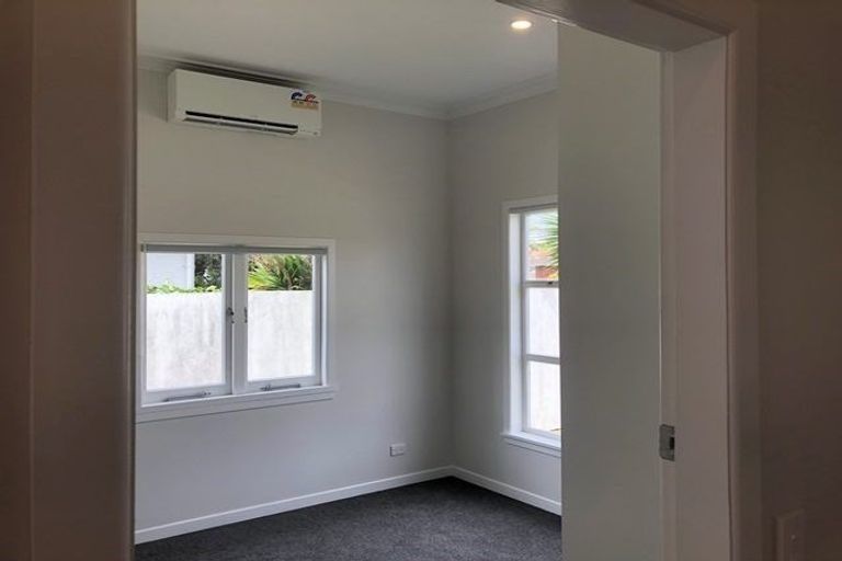 Photo of property in 33 Alma Road, Milford, Auckland, 0620