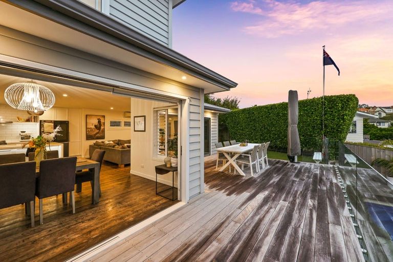 Photo of property in 24 Judkins Crescent, Cockle Bay, Auckland, 2014
