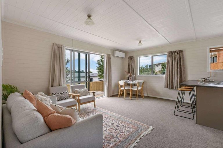Photo of property in 30a Gledstane Road, Stanmore Bay, Whangaparaoa, 0932