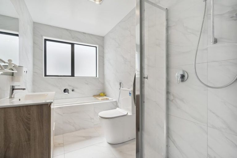 Photo of property in 890c Great South Road, Wiri, Auckland, 2104