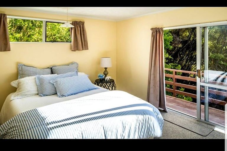 Photo of property in 23 Woolwich Close, Whitby, Porirua, 5024