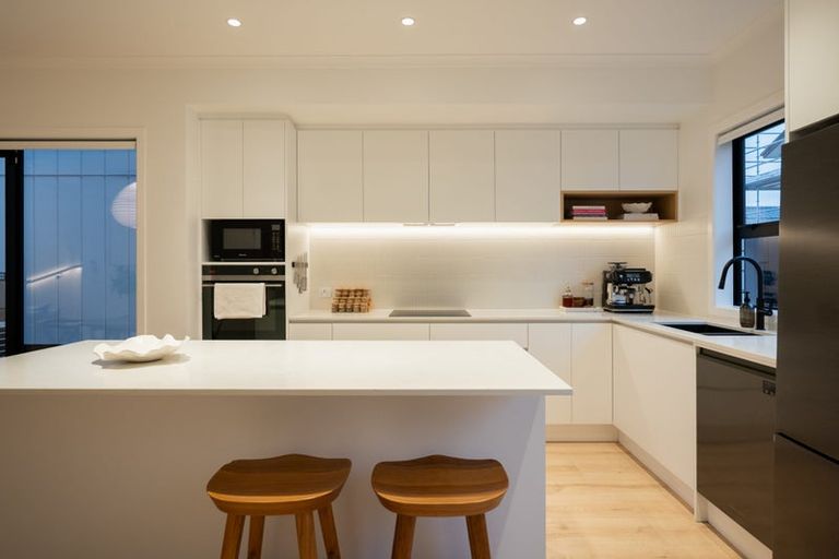 Photo of property in 12 Papai Lane, Massey, Auckland, 0614