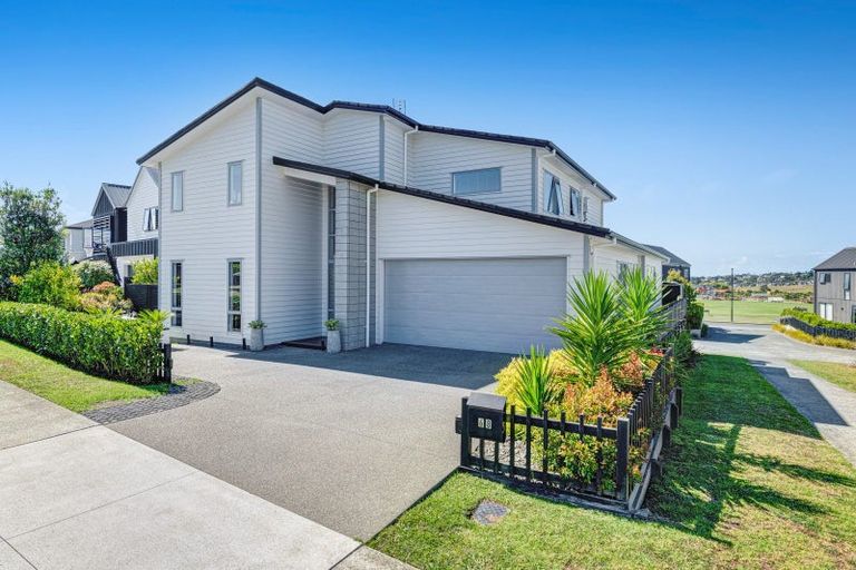Photo of property in 68 Colonial Drive, Silverdale, 0932