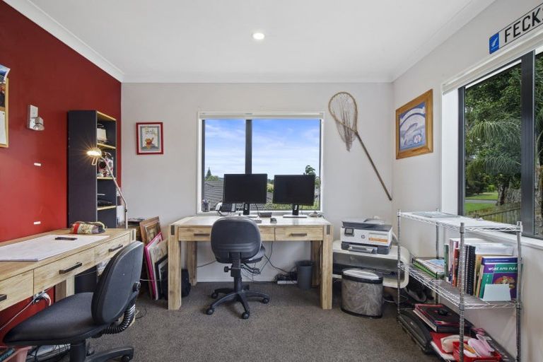 Photo of property in 32 Lough Bourne Drive, Pukekohe, 2120