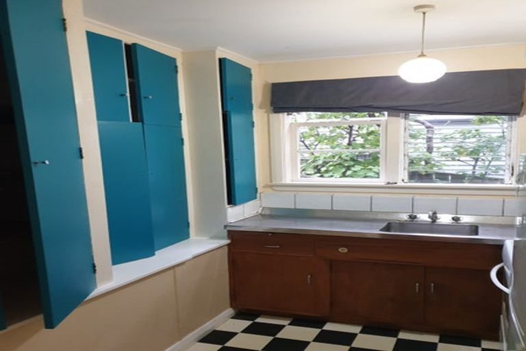 Photo of property in 44 Standen Street, Karori, Wellington, 6012