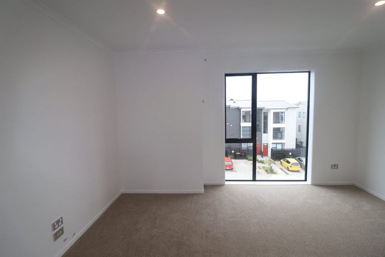 Photo of property in 34 Hobsonville Point Road, Hobsonville, Auckland, 0616