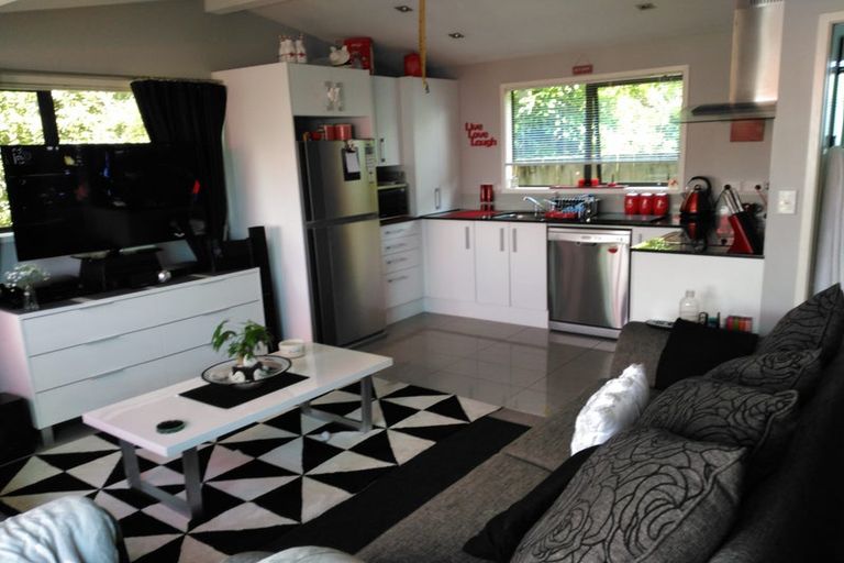Photo of property in 145 Wiseley Road, West Harbour, Auckland, 0618