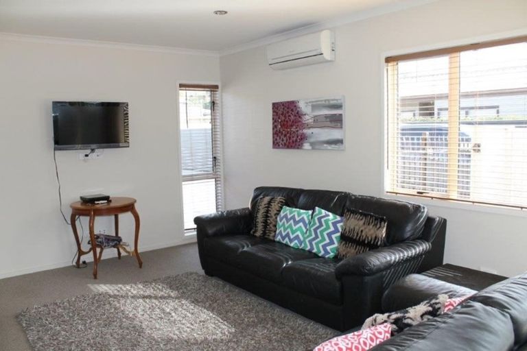 Photo of property in 35 O'dowd Road, Taradale, Napier, 4112