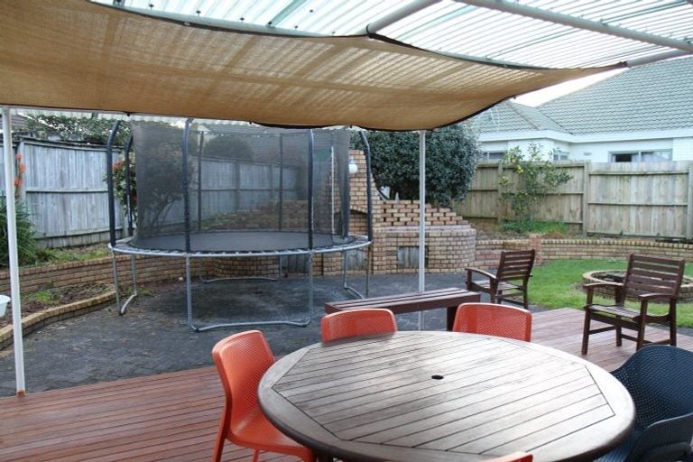 Photo of property in 21 Suncrest Drive, West Harbour, Auckland, 0618