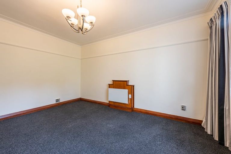 Photo of property in Ionian Flats, 123-125 Brougham Street, Mount Victoria, Wellington, 6011