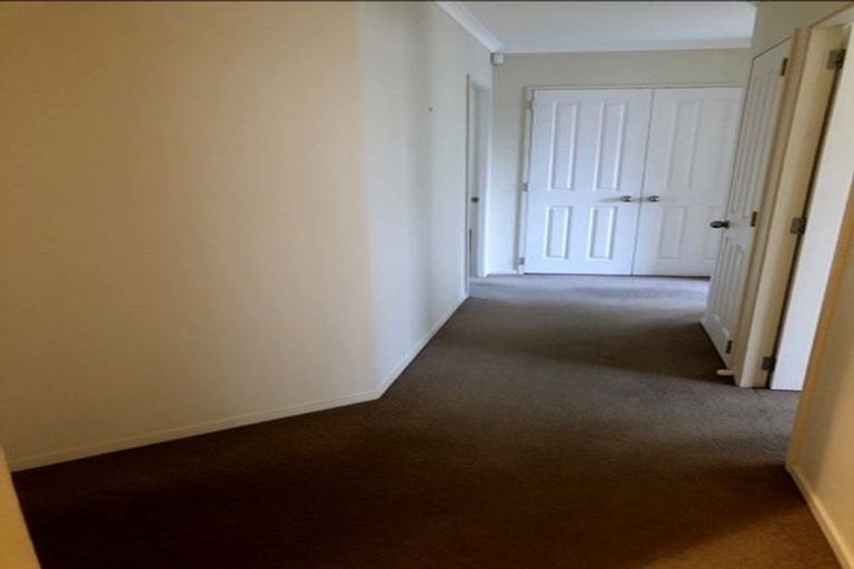 Photo of property in 28 Maypark Crescent, Flat Bush, Auckland, 2016