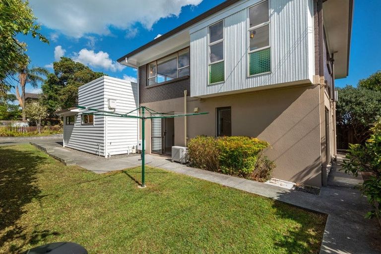 Photo of property in 16 Sydney Street, Hauraki, Auckland, 0622