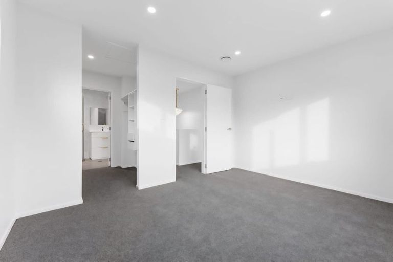 Photo of property in 2/97 Great South Road, Manurewa, Auckland, 2102