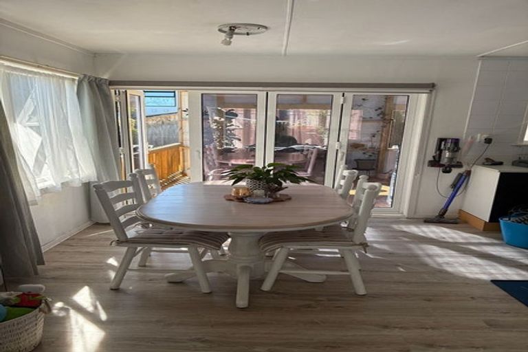 Photo of property in 1/144a Mcleod Road, Te Atatu South, Auckland, 0610