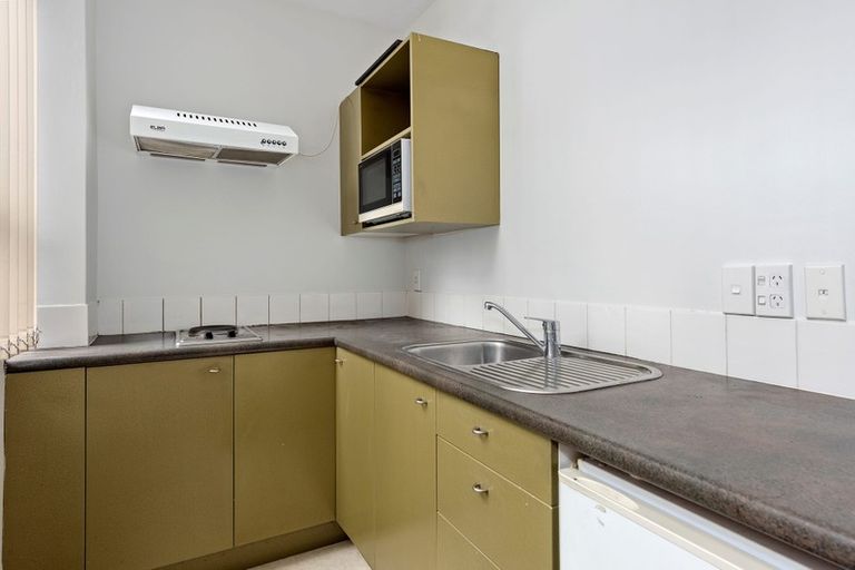 Photo of property in Hume House, 13/152u The Terrace, Wellington Central, Wellington, 6011