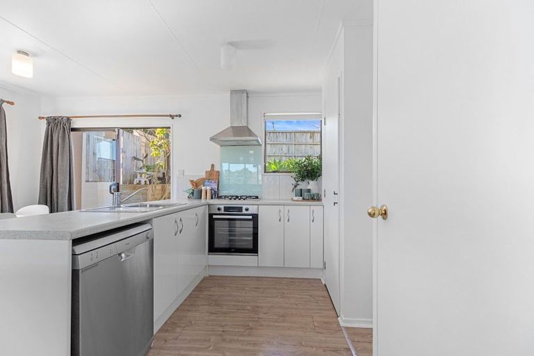 Photo of property in 21a Arawata Avenue, Welcome Bay, Tauranga, 3112