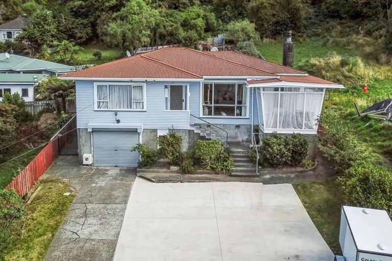 Photo of property in 30 Main Road, Wainuiomata, Lower Hutt, 5014