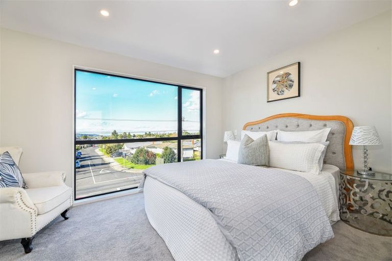 Photo of property in 2/644 Te Atatu Road, Te Atatu Peninsula, Auckland, 0610