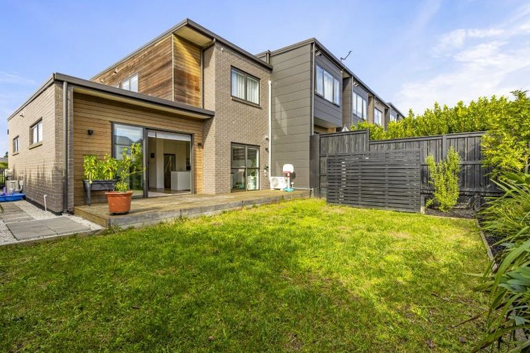 Photo of property in 7/46 Jane Maree Road, Kumeu, 0810