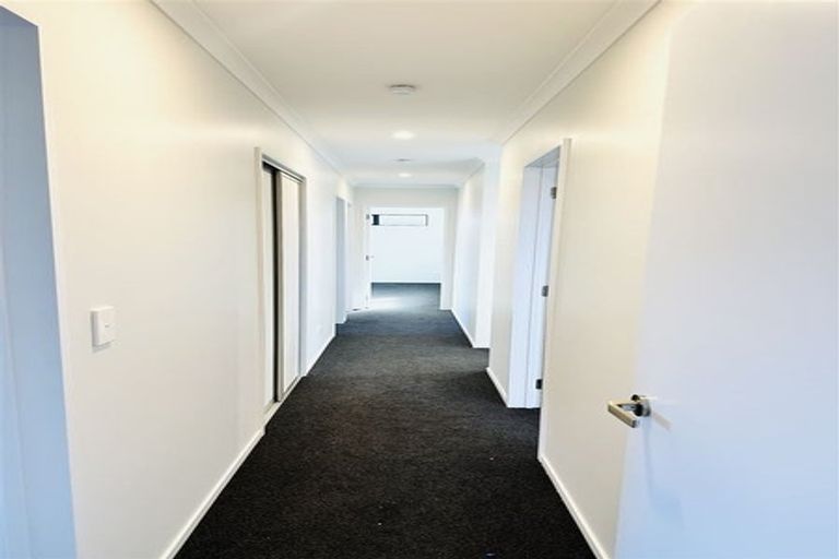 Photo of property in 11 Herridge Street, Woodend, 7691