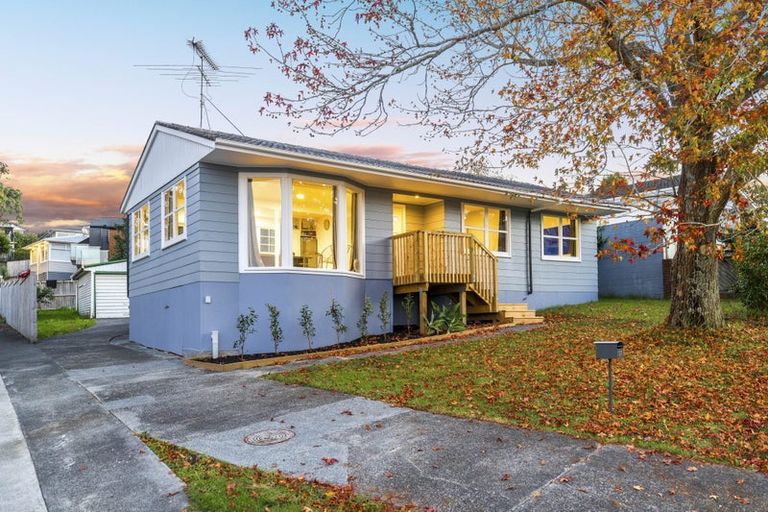 Photo of property in 37 Keegan Drive, Massey, Auckland, 0614