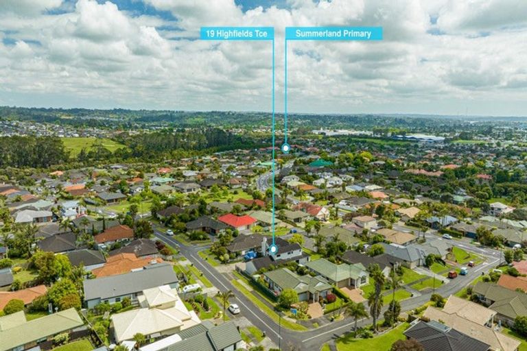 Photo of property in 19 Highfields Terrace, Henderson, Auckland, 0612