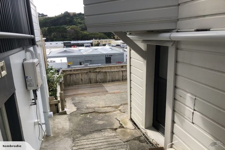 Photo of property in 129 Tasman Street, Mount Cook, Wellington, 6021