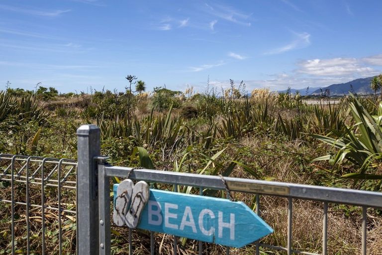 Photo of property in 263 Manly Street, Paraparaumu Beach, Paraparaumu, 5032