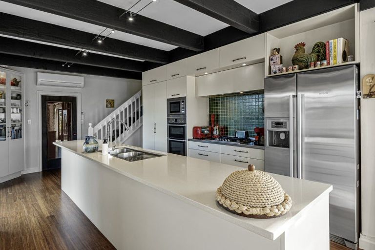 Photo of property in 16 Hinewa Road, Otumoetai, Tauranga, 3110