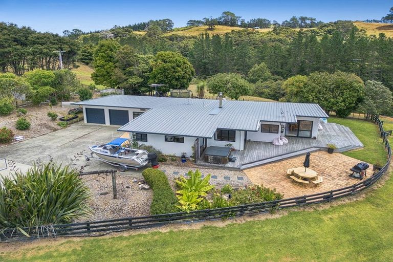 Photo of property in 436 Kanohi Road, Kaukapakapa, 0873
