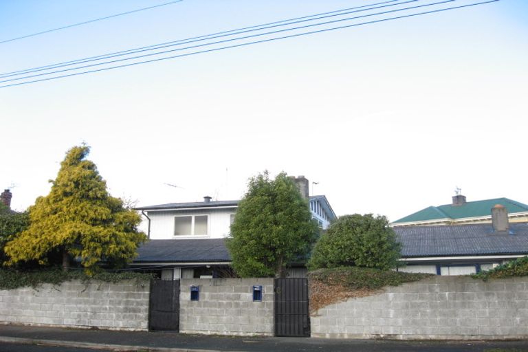 Photo of property in 54 Holly Road, St Albans, Christchurch, 8014