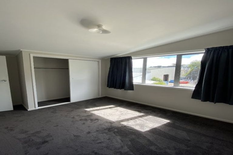 Photo of property in 21f9 Collins Avenue, Tawa, Wellington, 5028