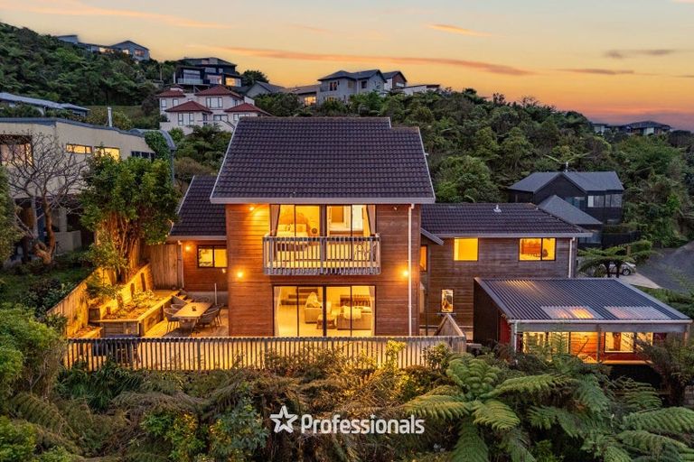 Photo of property in 6 Avonlea Grove, Belmont, Lower Hutt, 5010