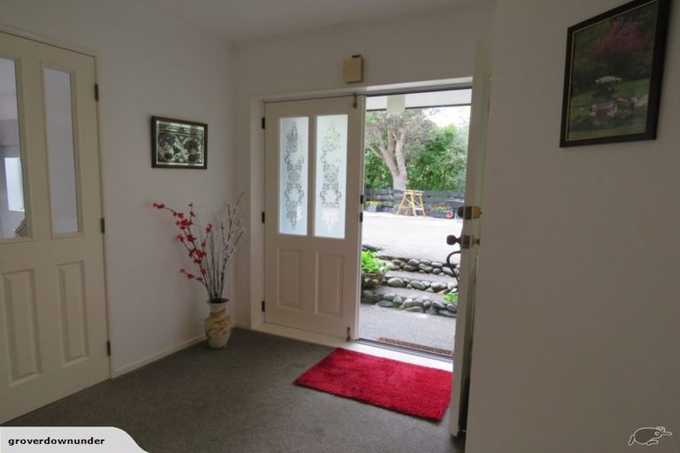 Photo of property in 327 Kaipara Road, Papakura, 2582