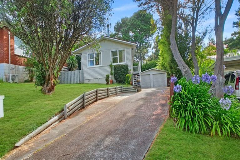Photo of property in 50 Rehia Road, Massey, Auckland, 0614
