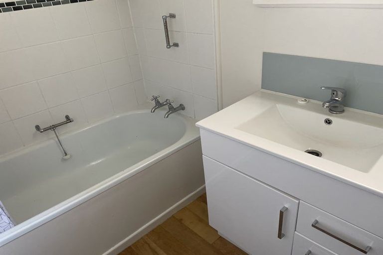 Photo of property in 3/103 Lake Road, Frankton, Hamilton, 3204