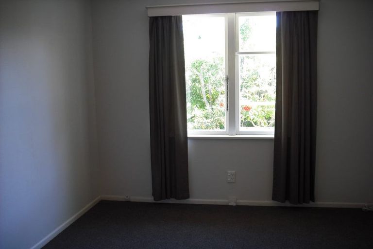 Photo of property in 19a Huntingdon Street, Northland, Wellington, 6012