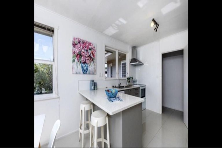 Photo of property in 14 Sunhaven Avenue, Glenfield, Auckland, 0629