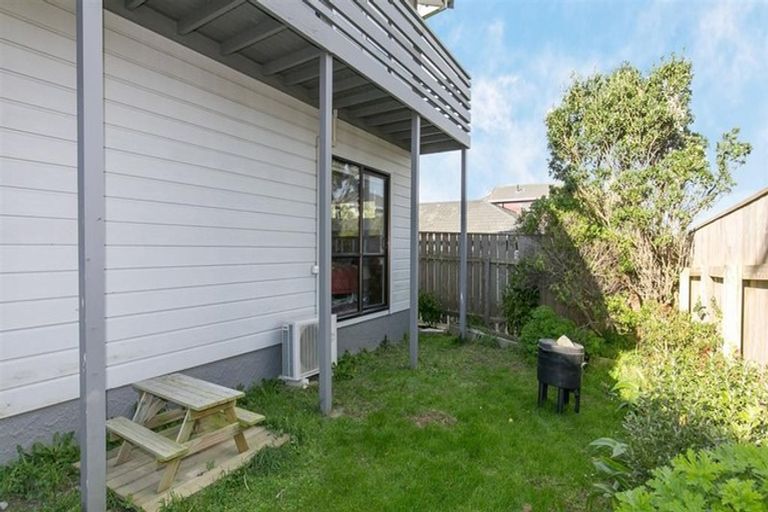 Photo of property in 8a Shastri Terrace, Khandallah, Wellington, 6035