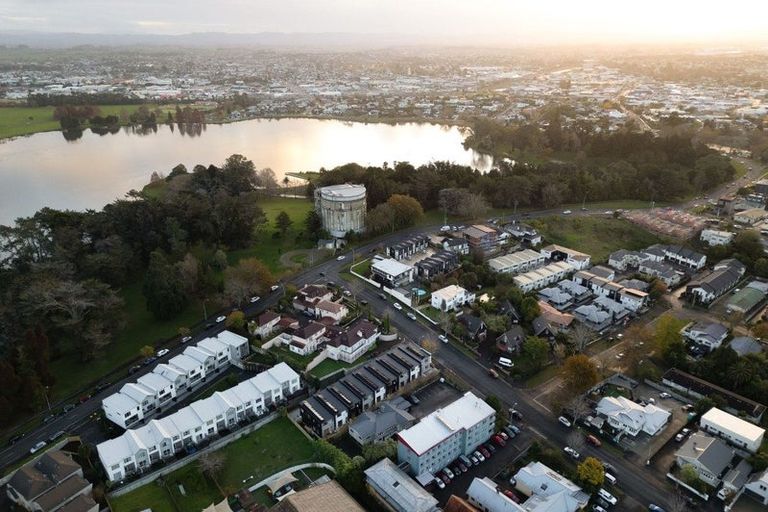 Photo of property in 1/143 Clarence Street, Riccarton, Christchurch, 8011