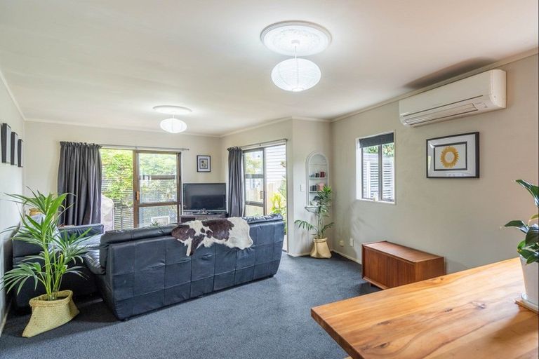 Photo of property in 90 Martin Road, Paraparaumu Beach, Paraparaumu, 5032