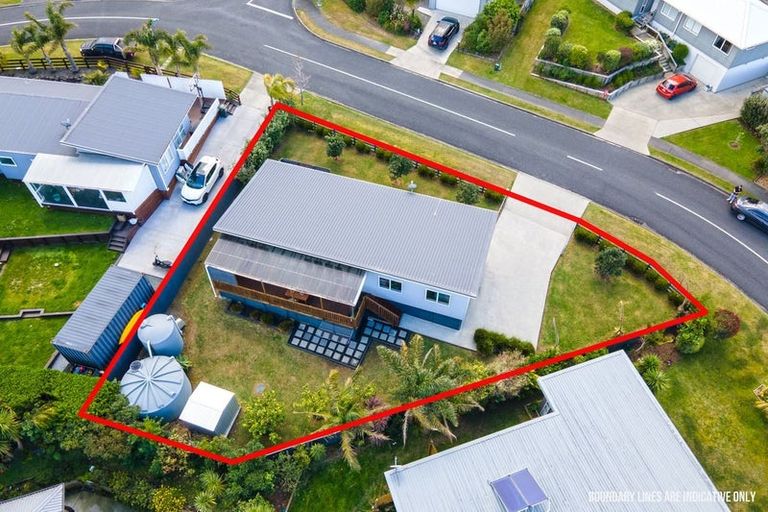 Photo of property in 9 Weka Street, Mangawhai, 0505